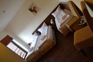 Отель Phoenicia Comfort Hotel Бухарест Трехместный номер-5